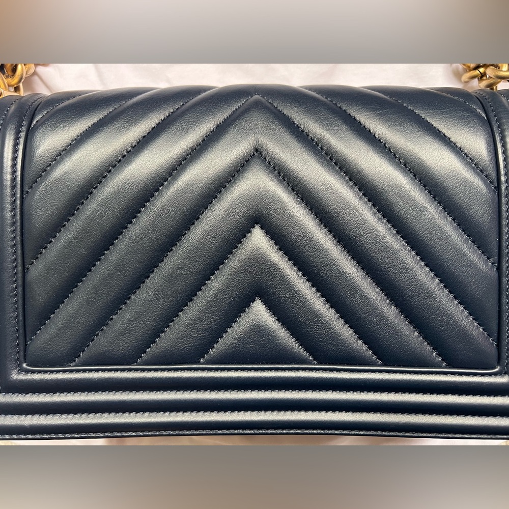 Authentic Chanel Medium Flap Lambskin Le Boy Chevron Navy & Brushed Gold - Picture 12 of 16